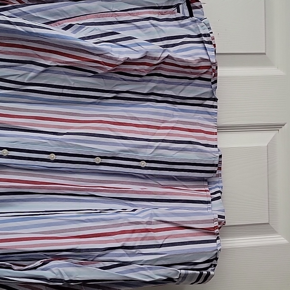 Gap Classic Pinstripe Men's Button Up Long Sleeve Shirt - Picture 3 of 13